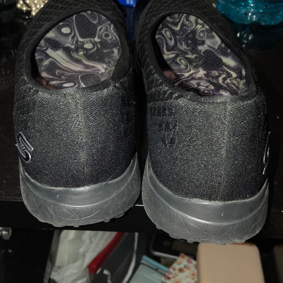 Skechers~air cooled memory foam~ Women's Black Memory Foam Shoes~8 - Picture 8 of 13